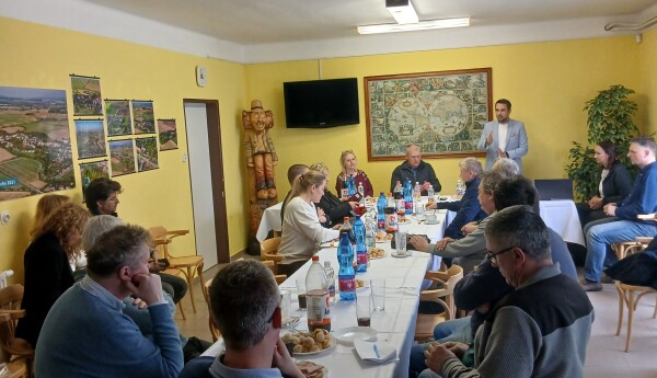 Shromáždění starostů společenství obcí Moštěnka 15. dubna 2026 v obci Čechy